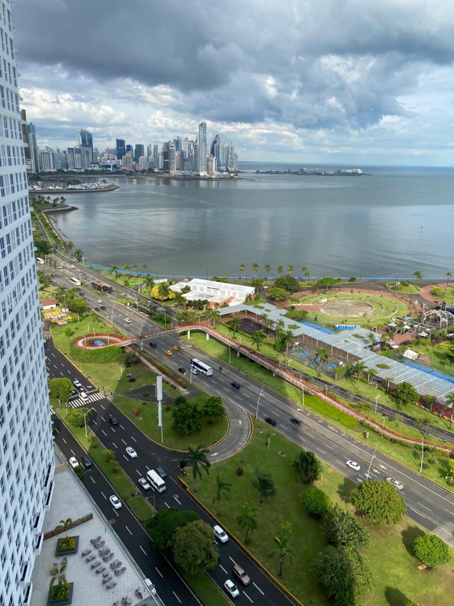 Apartamento En Avenida Balboa Aparthotel